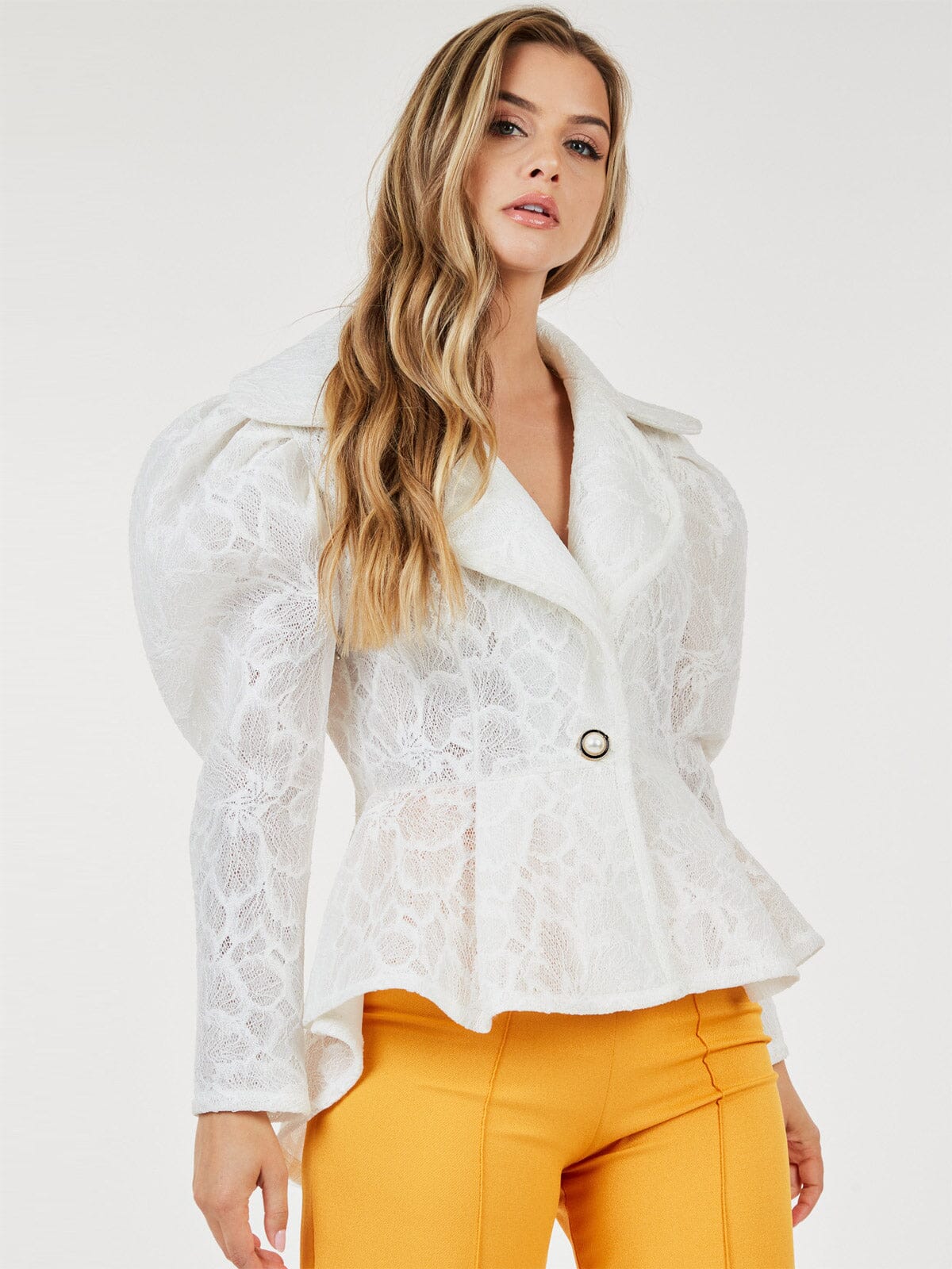OFF WHITE LONG PUFF SLEEVE BUTTON CLOSURE HIGH-LOW JACKET