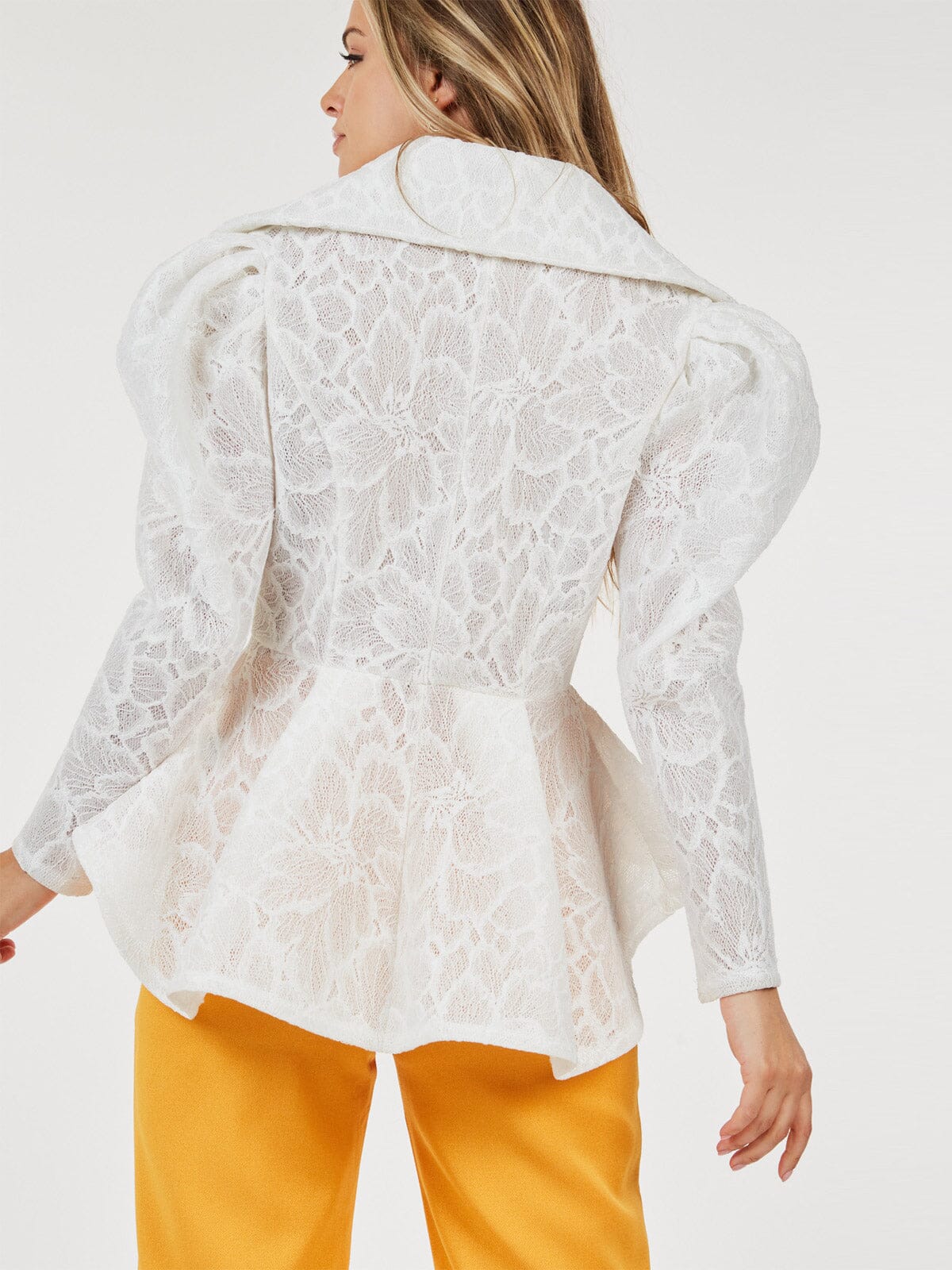 OFF WHITE LONG PUFF SLEEVE BUTTON CLOSURE HIGH-LOW JACKET