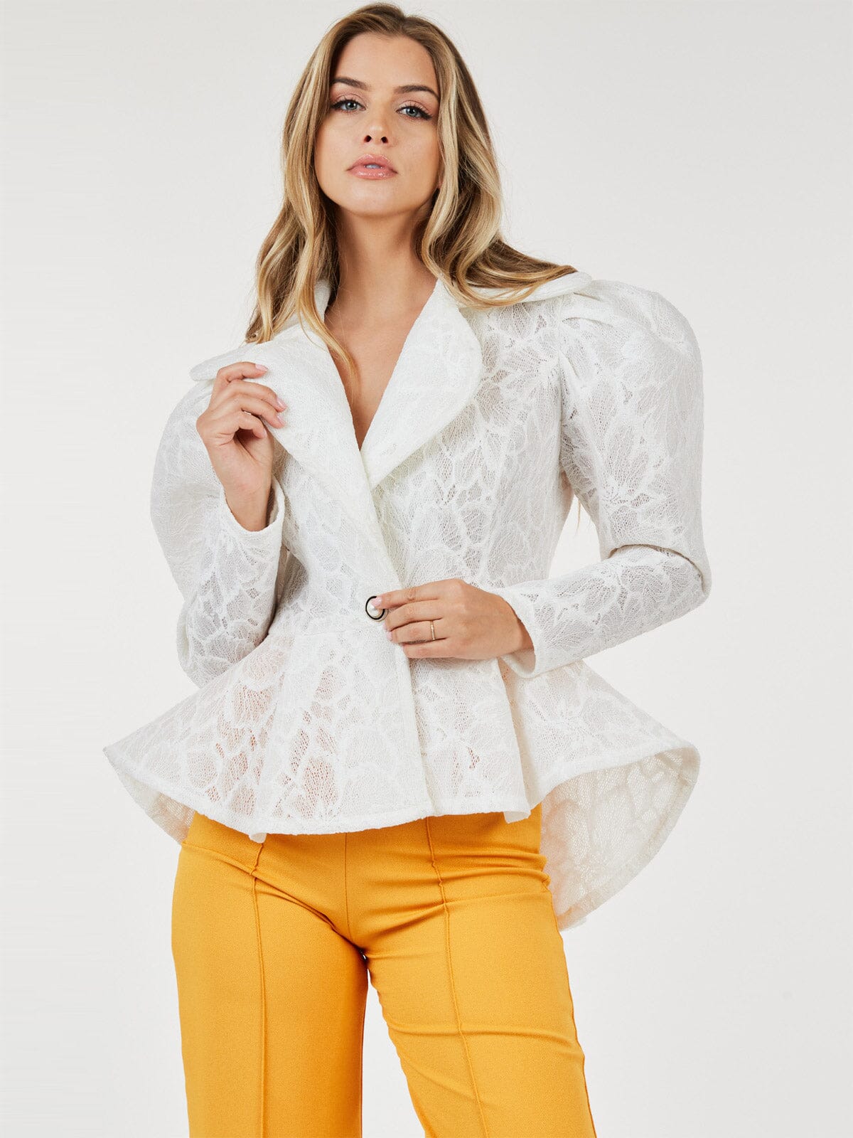 OFF WHITE LONG PUFF SLEEVE BUTTON CLOSURE HIGH-LOW JACKET